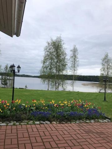 Wonderful Cottage By The Lake Hautjarvi Exterior photo